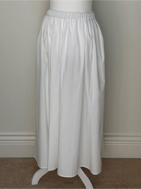 Classic White Elastic-Waist Maxi Skirt